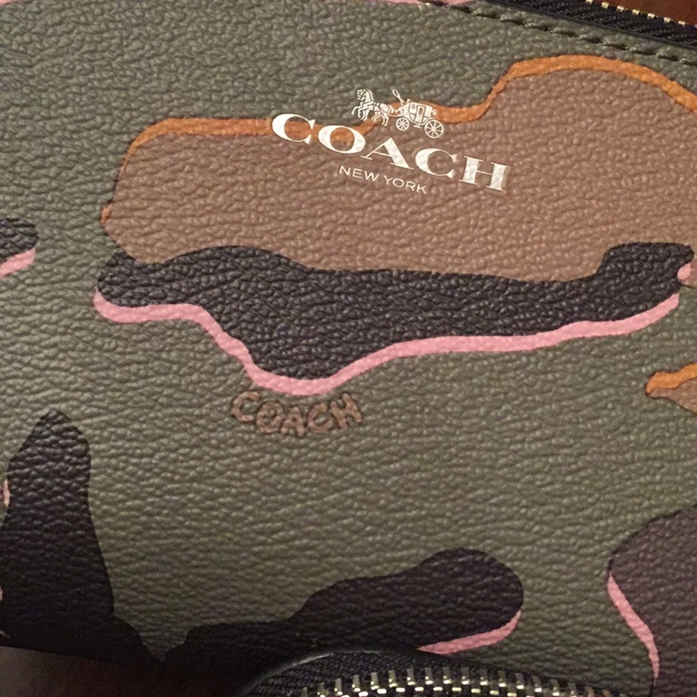 Coach cosmetic case camoflauge - Picture 3 of 5
